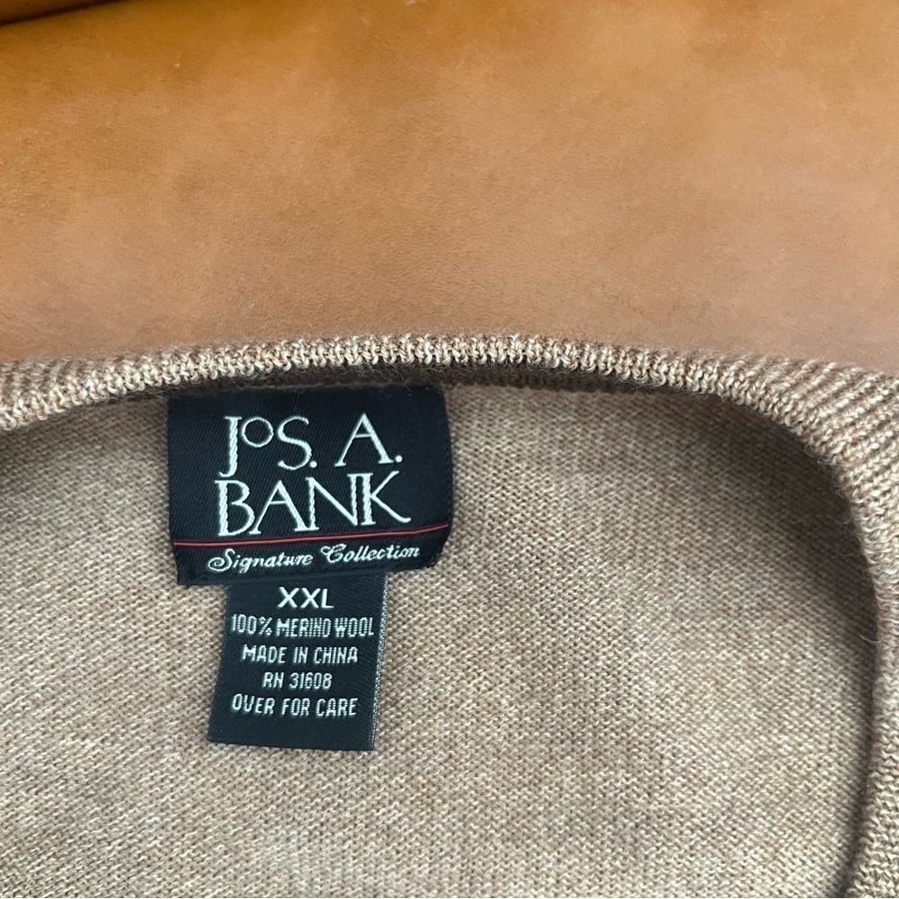 Jos A Bank Men Signature Collection Caramel Merino  Wool Lightweight Sweater XXL - Picture 3 of 5